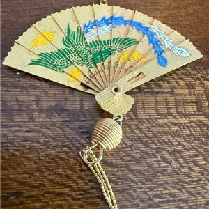 VINTAGE CHINESE FOLDING FAN PENDANT/CHARM
